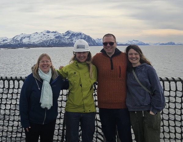 Valerie Bellec, Christine Tømmervik Kollsgård, Daniel Wiberg og Cecilie Golda ombord på F/F Kronprins Haakon