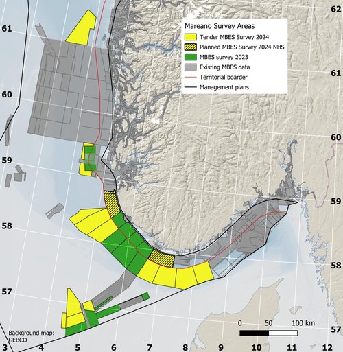  Kartutsnitt med delar av Noreg drapert av ein grå terrengmodell. Boksar i forskjellige fargar markerer område i Norskehavet kor Mareano-programmet planlegg eller har djupnekartlagt.